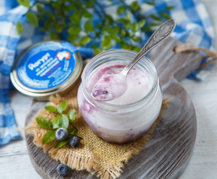 Натуральный фермерский йогурт из деревенского молока. Купите греческий йогурт в Москве и СПБ с доставкой на дом от «Ешь Деревенское».