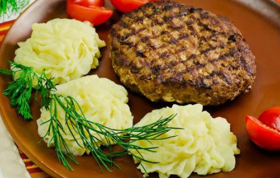 НАСТОЯЩИЙ БИФШТЕКС с картофельным пюре