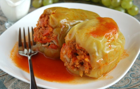ПЕРЕЦ ФАРШИРОВАННЫЙ мясом и рисом